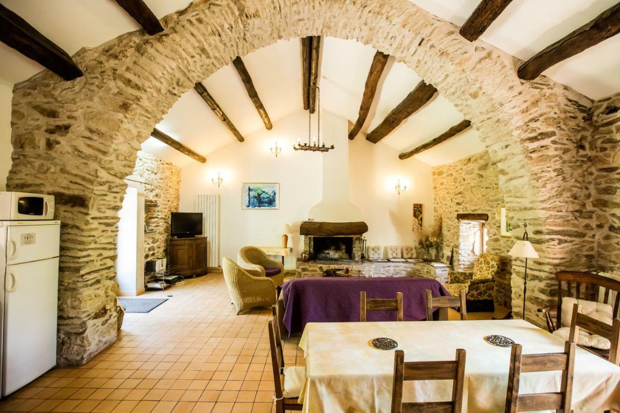Chateau De Colombieres Sur Orb Kültér fotó
